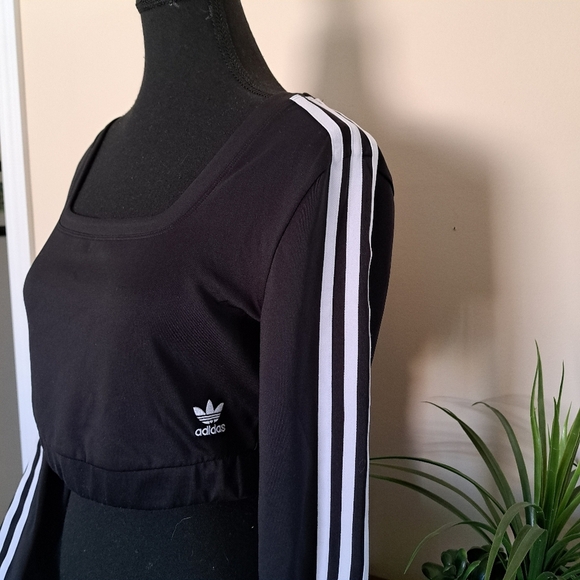 Adidas Crop Top Black White Womens Size Medium Primeblue Trendy 3 Stripe - Picture 4 of 10